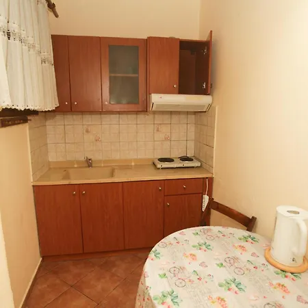 Karnagio Vasilas Агия-Параскеви