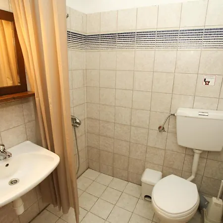 Karnagio Vasilas * Агия-Параскеви